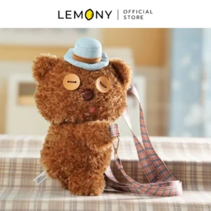 กระเป๋าเป้ตุ๊กตามินเนี่ยน ทิม (Tim) วางจัดแสดงในบรรยากาศห้อง