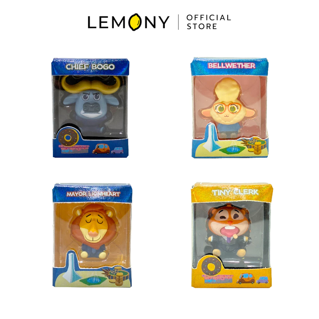 ภาพเจาะจงมินิฟิกเกอร์ซูโทเปีย LEMONY ซีรีส์ Hug จำนวน 4 กล่อง ประกอบด้วย ผู้บัญชาการควายป่า (Chief Bogo) ในกล่องสีสีกรมท่า, แกะสาวแว่นส้ม (Bellwether) ในกล่องสีฟ้า, นายกเทศมนตรีสิงโต (Mayor Lionheart) ในกล่องสีน้ำเงิน และหนูผีเสมียน (Tiny Clerk) อ้าปากกว้างในกล่องสีทอง
