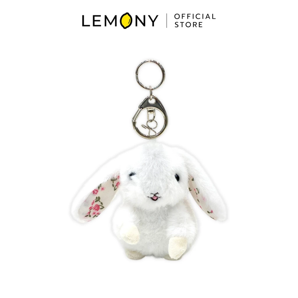 LEMONY พวงกุญแจตุ๊กตากระต่ายขนฟู ตัวเลือกสีขาวละมุน ตัวตุ๊กตามีลักษณะขนนุ่มฟูหนาแน่นดั่งปุยเมฆ มาพร้อมรายละเอียดหน้าตาปักประณีต และห่วงพวงกุญแจโลหะสีรมดำพรีเมียม