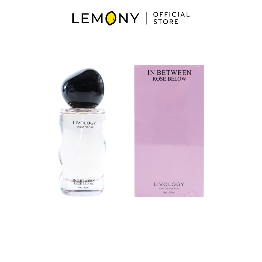 LEMONY น้ำหอมผู้หญิง LIVOLOGY ซีรีส์ In Between กลิ่น Rose Below ขวดแก้วทรงกระบอกเนื้อใสไล่เฉดสีชมพูอ่อนพาสเทลจากก้นขวดขึ้นไปอย่างนุ่มนวล สกรีนชื่อกลิ่นเรียบชิคพร้อมฝาปิดทรงลูกบาศก์สีใส ขนาด 50 มล.