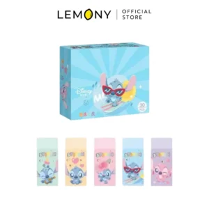 ภาพถ่ายรวม LEMONY ยางลบดินสอ ลิโล่แอนด์สติทช์ วางเรียงกันแนวตั้งครบทั้ง 5 เฉดสีพาสเทล ได้แก่ สีชมพู สีเหลือง สีเขียวมิ้นท์ สีฟ้า และสีม่วง โชว์ปลอกกระดาษลาย Stitch ในอิริยาบถต่างๆ สุดคิ้วท์