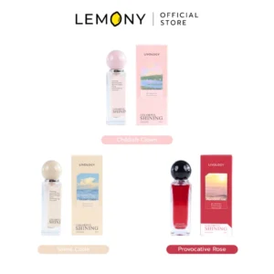 LEMONY น้ำหอมผู้หญิง LIVOLOGY ซีรีส์ Colorful Shining Perfume ขนาด 25 มล. รวมสินค้า 3 สีสุดคัลเลอร์ฟูลวางเรียงคู่กันบนพื้นผิวขรุขระ ได้แก่ ขวดสีฟ้า กลิ่น Childish Clown, ขวดสีแดง กลิ่น Provocative Rose และขวดสีเหลือง กลิ่น Silent Code ดีไซน์เรียบหรูทันสมัย