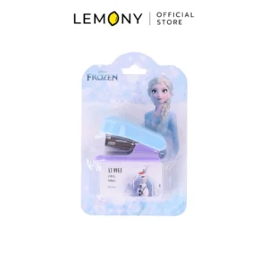 LEMONY เครื่องเย็บกระดาษขนาดเล็ก ลายเอลซ่า โชว์ดีไซน์ตัวเครื่องพลาสติกโทนสีฟ้าพาสเทลและสีขาวนวล ด้านบนสกรีนลายกราฟิกราชินีหิมะ Elsa จาก Frozen สุดชิคและเกล็ดหิมะสีฟ้า ตัวเครื่องขนาดมินิกะทัดรัดพกพาง่าย