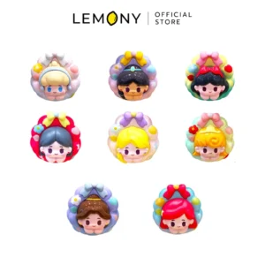 LEMONY กล่องจุ่มเจ้าหญิงดิสนีย์ ซีรีส์ Floral Wreath Disney Collection รวมฟิกเกอร์เจ้าหญิงขนาดมินิ 4 คาแรกเตอร์ยอดฮิต ได้แก่ Rapunzel, Jasmine, Belle และ Cinderella นั่งโพสต์ท่าน่ารักอยู่ในพวงมาลัยดอกไม้โทนสีพาสเทลชิคๆ