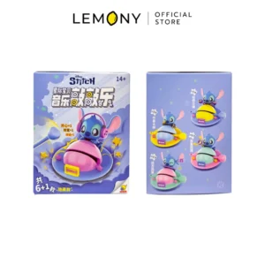 ภาพหลักฉากหลังขาวแสดงรายการสินค้า LEMONY Stitch Music Box กภาพหลักฉากหลังขาวแสดงรายการสินค้า LEMONY Stitch Music Box กล่องจุ่มสติทช์ Music box ขนาด 80 กรัม ลิขสิทธิ์แท้ แสดงกล่องกระดาษบรรจุภัณฑ์หน้าตรงทรงสี่เหลี่ยม ดีไซน์พิมพ์กราฟิกลวดลายเจ้าเอเลี่ยนสติทช์สีฟ้าพาสเทลสวมหูฟังดีเจขนาดใหญ่ล้อมรอบด้วยตัวโน้ตดนตรีคัลเลอร์ฟูลสดใสแนวซิกเนเจอร์สไตล์มินิมอลเกาหลีพรีเมียม โชว์ชื่อซีรีส์ออฟฟิเชียล Stitch Music Box เด่นชัดเจน ด้านบนสุดแสดงโลโก้ตราแบรนด์ออฟฟิเชียลคมชัด Music box ขนาด 80 กรัม ลิขสิทธิ์แท้ แสดงกล่องกระดาษบรรจุภัณฑ์หน้าตรงทรงสี่เหลี่ยม ดีไซน์พิมพ์กราฟิกลวดลายเจ้าเอเลี่ยนสติทช์สีฟ้าพาสเทลสวมหูฟังดีเจขนาดใหญ่ล้อมรอบด้วยตัวโน้ตดนตรีคัลเลอร์ฟูลสดใสแนวซิกเนเจอร์สไตล์มินิมอลเกาหลีพรีเมียม โชว์ชื่อซีรีส์ออฟฟิเชียล Stitch Music Box เด่นชัดเจน ด้านบนสุดแสดงโลโก้ตราแบรนด์ออฟฟิเชียลคมชัด