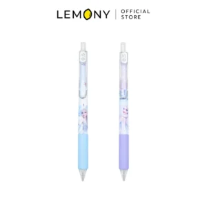 ดินสอกด Frozen ลายเจ้าหญิงเอลซ่าเปรียบเทียบ 2 เฉดสีคู่กัน โชว์ด้ามจับสีฟ้าพาสเทลและสีม่วงพาสเทล พร้อมโลโก้ LEMONY OFFICIAL STORE