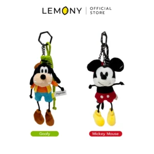 ภาพหลักแสดงรายการสินค้า LEMONY พวงกุญแจตุ๊กตาดิสนีย์ ซีรีส์ Ingenuity ขนาด 13 ซม. ลิขสิทธิ์แท้ บนฉากหลังสีขาว จัดวางพวงกุญแจตุ๊กตาผ้าขนฟูหน้าตรงสไตล์แขนยาวขายาวกวน ๆ แยกคู่กันอย่างเป็นระเบียบ ด้านซ้ายคือลายกูฟฟี่ (Goofy) ป้ายเขียว และด้านขวาคือลายมิกกี้ เมาส์ (Mickey Mouse) ป้ายแดง ด้านบนแสดงโลโก้แบรนด์ชัดเจนพรีเมียม