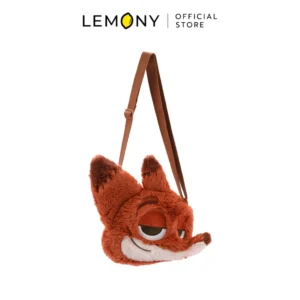 ภาพกราฟิกหน้าตรงพื้นหลังขาว LEMONY กระเป๋าสะพายข้างซูโทเปีย ลาย Nick ดีไซน์หัวตุ๊กตาขนฟูสีส้มอิฐ โชว์งานปักคาแรกเตอร์ Nick Wilde หน้ากวนชวนคิ้วท์ ขนาดมินิ 19x17 เซนติเมตร พร้อมสายสะพายยาวปรับระดับได้
