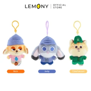 ภาพรวมตัวเลือกสินค้า LEMONY พวงกุญแจตุ๊กตาซูโทเปีย ซีรีส์ Hat เคลียร์ฉากหลังขาว เรียงจากซ้ายไปขวา ได้แก่ ลาย Nick พร้อมป้ายชื่อสีส้ม, ลาย Judy พร้อมป้ายชื่อสีน้ำเงินพาสเทล และลาย Clawhauser พร้อมป้ายชื่อสีเหลืองสว่าง ระบุชื่อคาแรกเตอร์ชัดเจนด้านล่าง