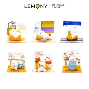 ภาพหลักฉากหลังขาวแสดงรายการสินค้า LEMONY กล่องจุ่มแมวจิ๋ว Little Cat's working diary ลิขสิทธิ์แท้ มิติกายภาพสเกล 6.4 x 4.5 x 5.3 ซม. จัดวางองค์ประกอบชุดเซตหน้าตรงประณีต เผยโมเดลฟิกเกอร์วัสดุ Resin รูปทรงน้องแมวตัวจิ๋วอ้วนกลมรักษารูปทรงบาลานซ์สวยงามครบถ้วนทั้ง 7 แบบ โชว์ลายพิมพ์สีกราฟิกรายละเอียดเครื่องแต่งกายและอากัปกิริยาสุดกวนล้อเลียนชีวิตคนทำงาน ลาย So exhausted meow, ลาย Get rich meow และตัว Secret ลับสดฉ่ำคมชัดเจน ครีเอทมู๊ดของสะสมอาร์ตทอยเรซิ่นพรีเมียม ระบุโลโก้ตราแบรนด์เลมอนี่ออฟฟิเชียลคมชัดสะดุดสายตา