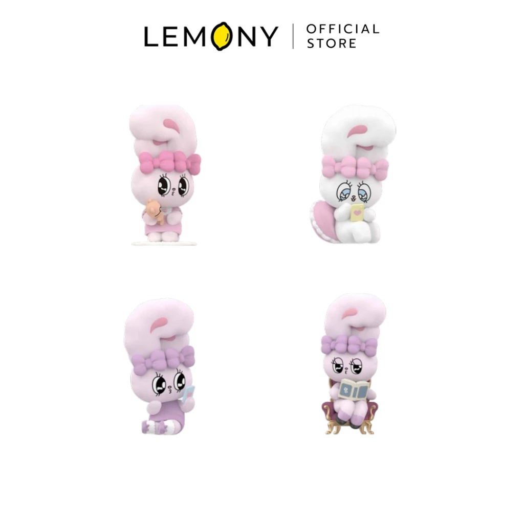 ภาพสินค้าหลักไดคัทฉากหลังขาว จัดวางองค์ประกอบฟิกเกอร์โมเดลกระต่ายเอสเธอร์วัสดุ PVC 4 ดีไซน์แยกจากกัน บนซ้ายคือลาย Companion ยืนกอดตุ๊กตาหมีสีน้ำตาลจิ๋ว, บนขวาคือลาย Whisper นั่งอมยิ้มถือจดหมายโดยมีหมอนอิงรูปหัวใจสีชมพูพาสเทลซับหลัง, ล่างซ้ายคือลาย Selfie นั่งเหยียดขาหันข้างถือโทรศัพท์สมาร์ทโฟนสีฟ้าอ่อน และล่างขวาคือลาย Cozy นั่งไขว่ห้างอ่านหนังสือเล่มโปรดอยู่บนเก้าอี้โซฟาพนักพิงหรูหราสีน้ำตาลทอง ด้านบนสุดระบุโลโก้แบรนด์ LEMONY Official Store ชัดเจน